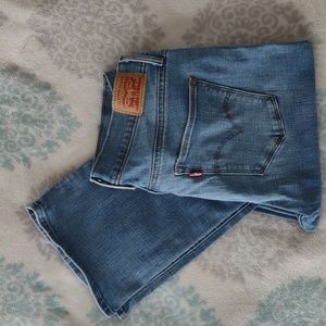 Levis Jeans slimming boot cut size W31/L32 color blue, excellent used condition